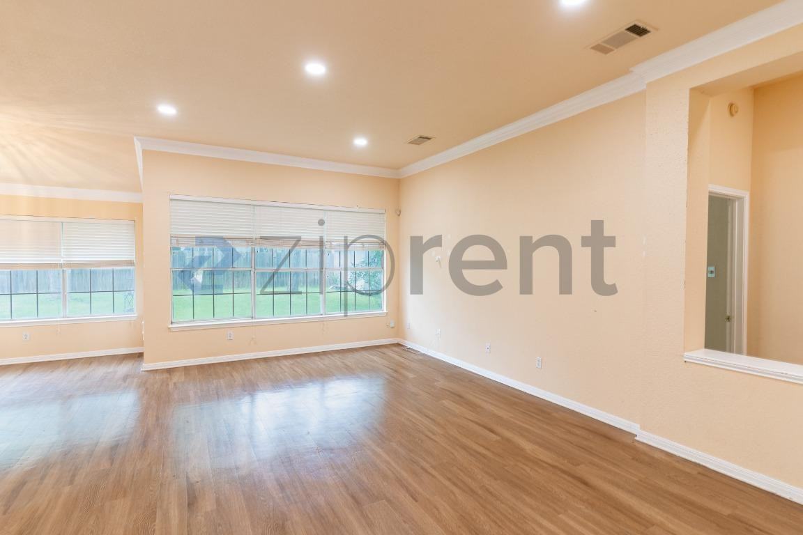 1215 Timber Bend Dr - Photo 5 of 26