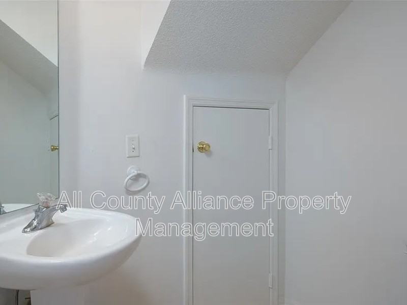 4119 Gradstone Pl - Photo 2 of 10