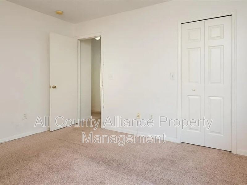 4119 Gradstone Pl - Photo 3 of 10