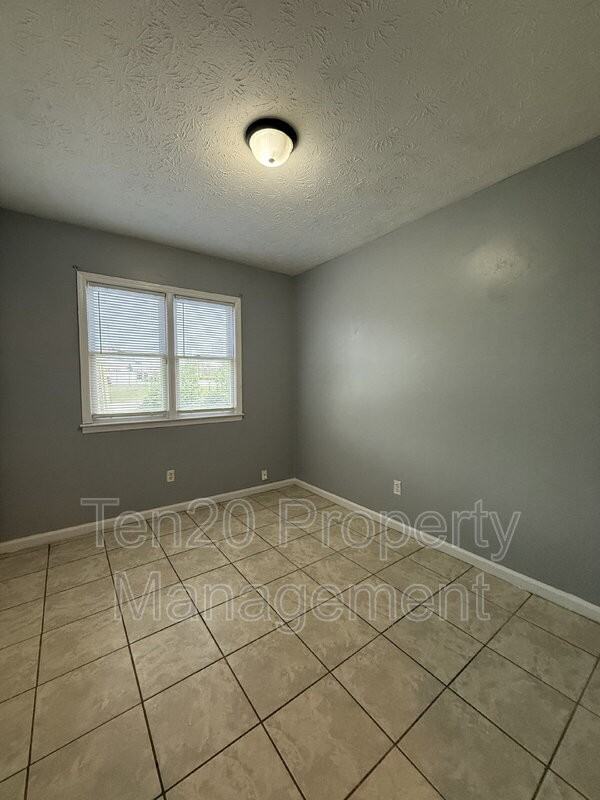 6200 Olde Towne Dr #A - Photo 5 of 17