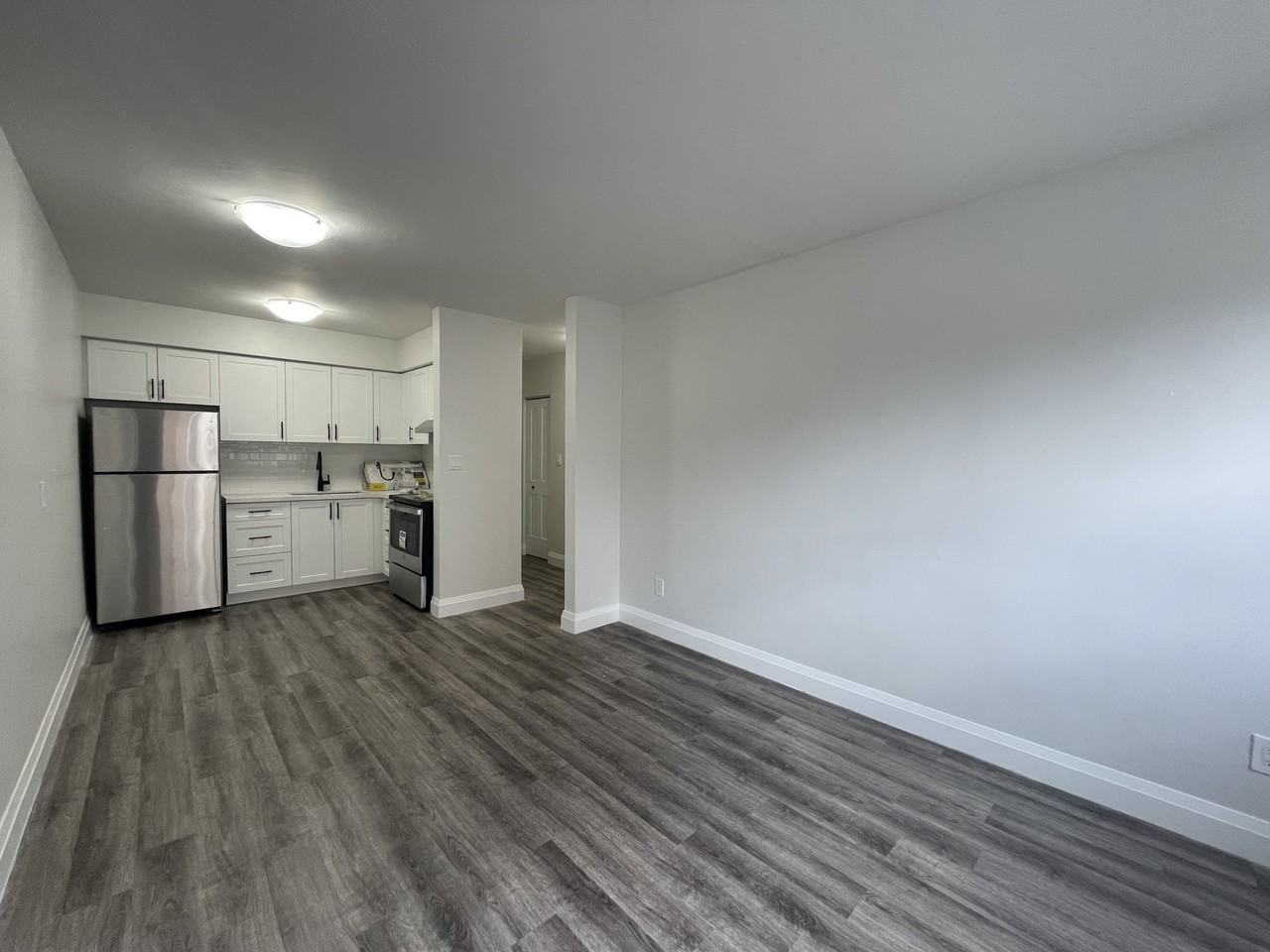 987 Mohawk - Photo 4 of 9