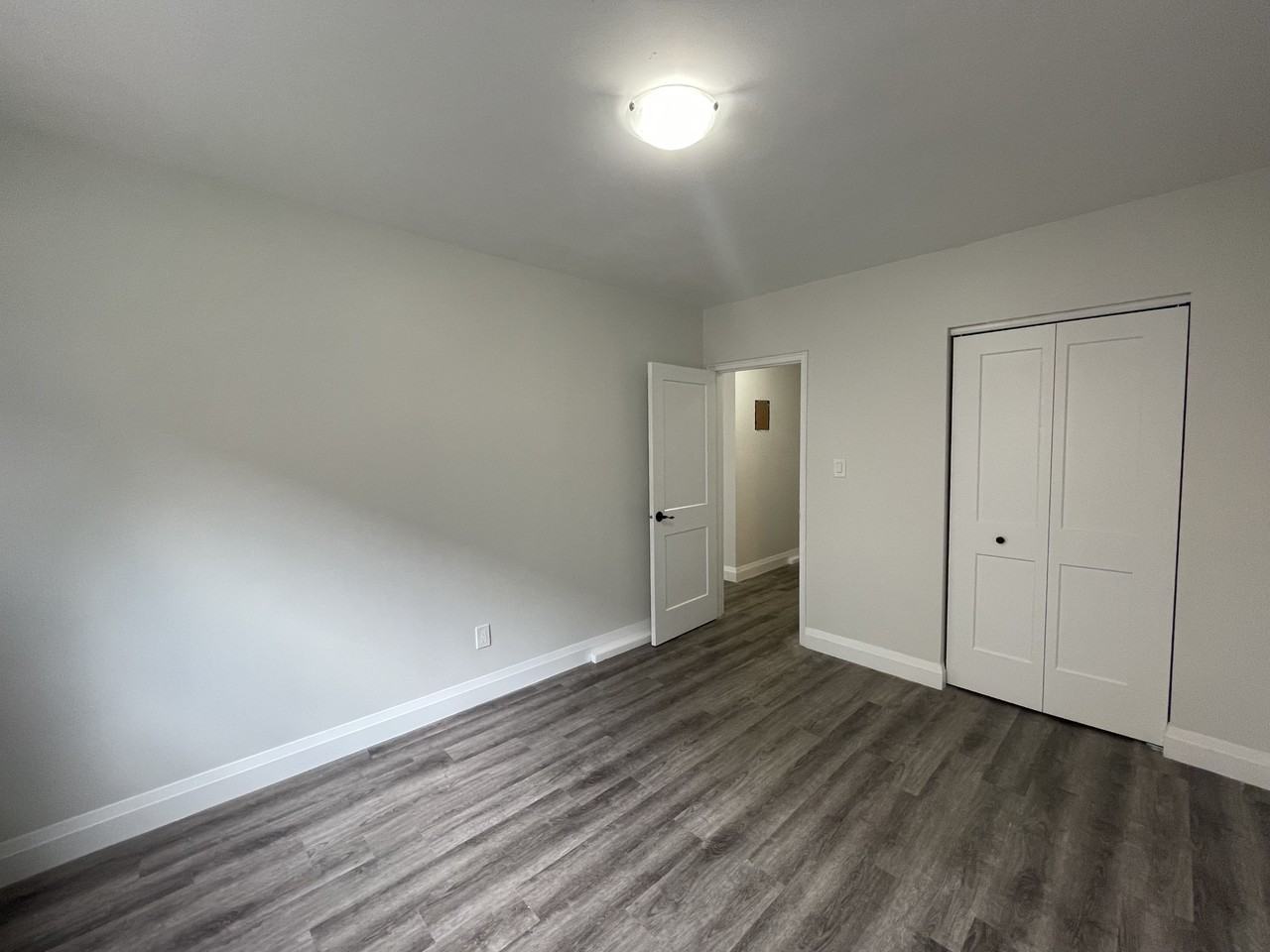 987 Mohawk - Photo 6 of 9