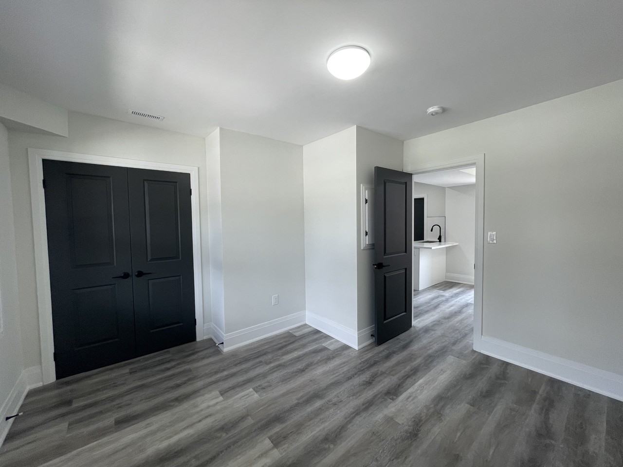 554 CANNON ST EAST - Photo 3 of 6