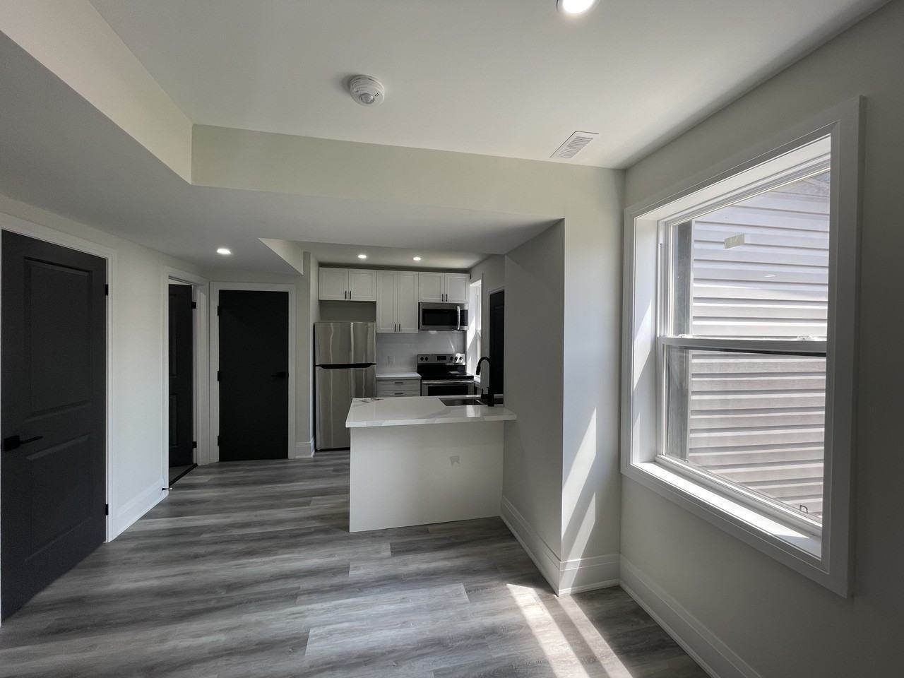 554 CANNON ST EAST - Photo 5 of 6