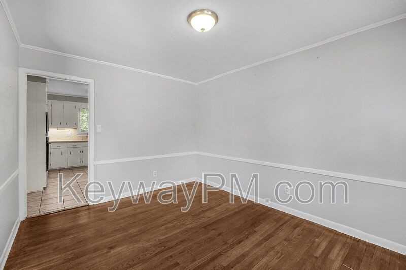 622 Canterbury Dr - Photo 6 of 20