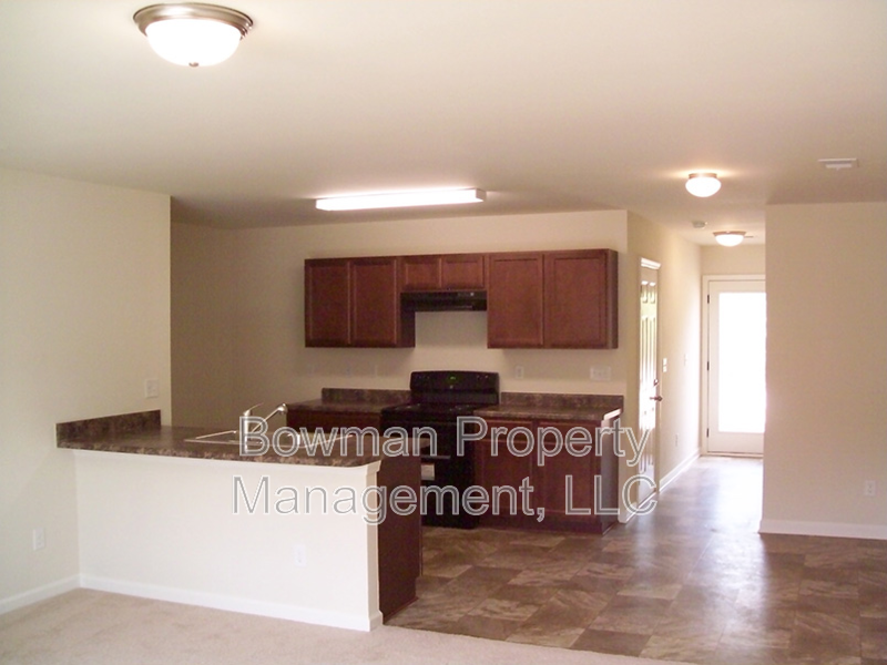 236 Sidney Lanier Ave - Photo 4 of 24