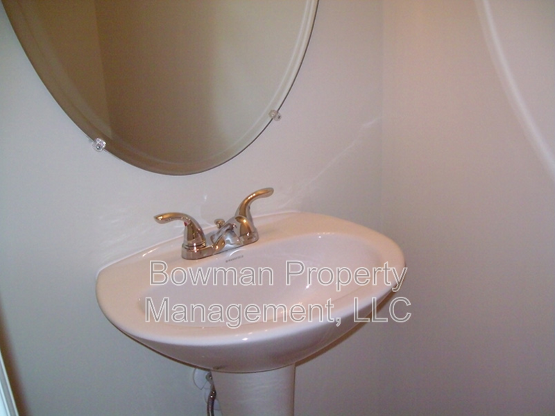 236 Sidney Lanier Ave - Photo 7 of 24