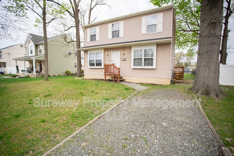 5729 Irving Ave - Photo 2 of 31