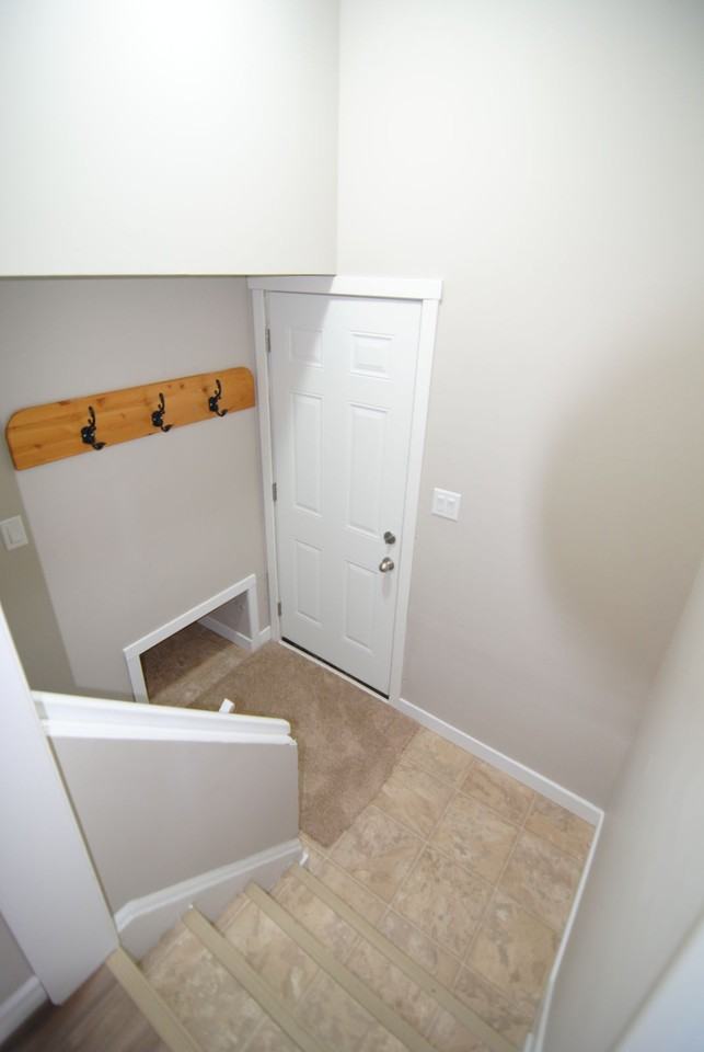 8035 141 Avenue Northwest, Edmonton, Alberta, Canada, T5C 2N8 - Photo 6 of 14