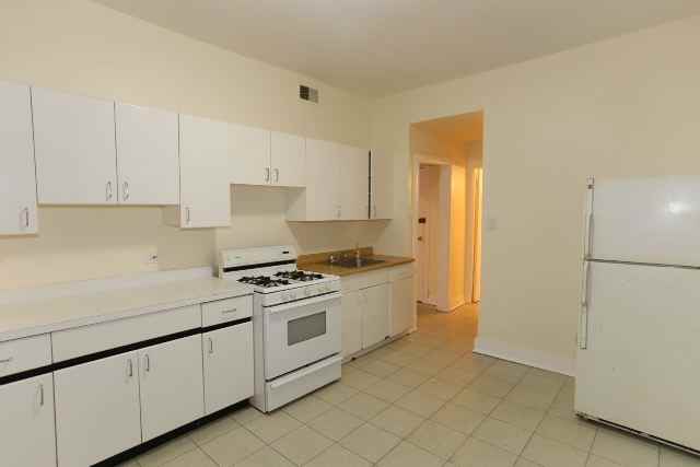 953 N Hoyne Ave #2 - Photo 2 of 20