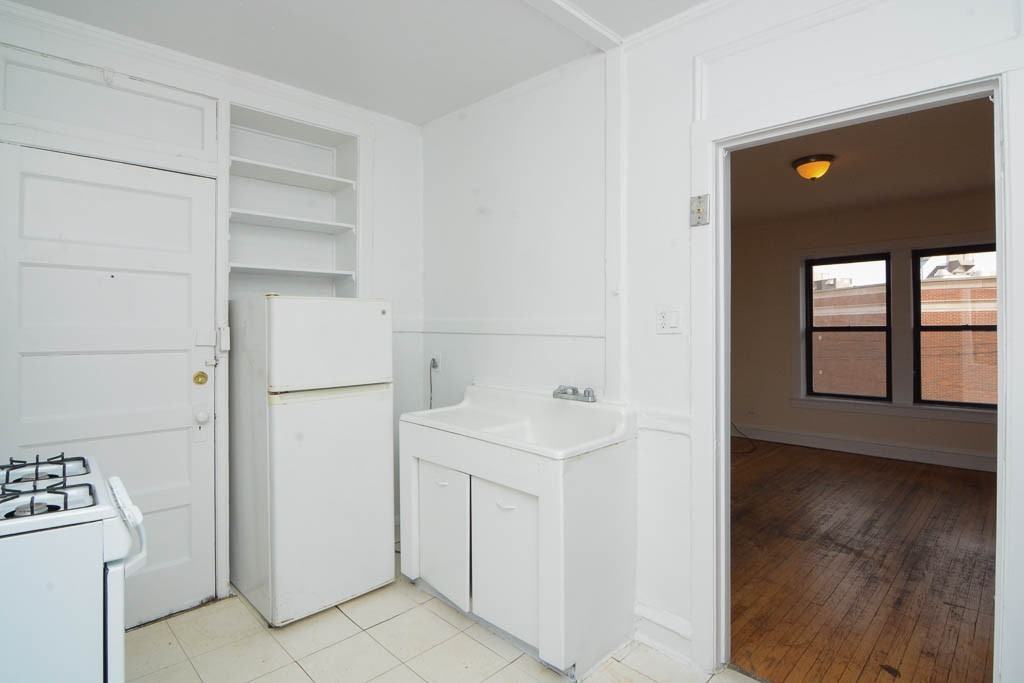2714 N Spaulding Ave #3HH - Photo 3 of 20