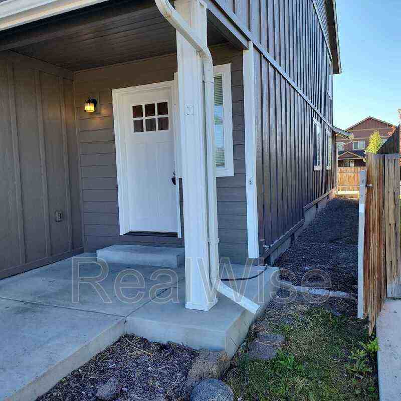 1214 Sw 27th St - Photo 2 of 38