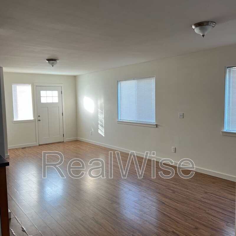 1214 Sw 27th St - Photo 4 of 38