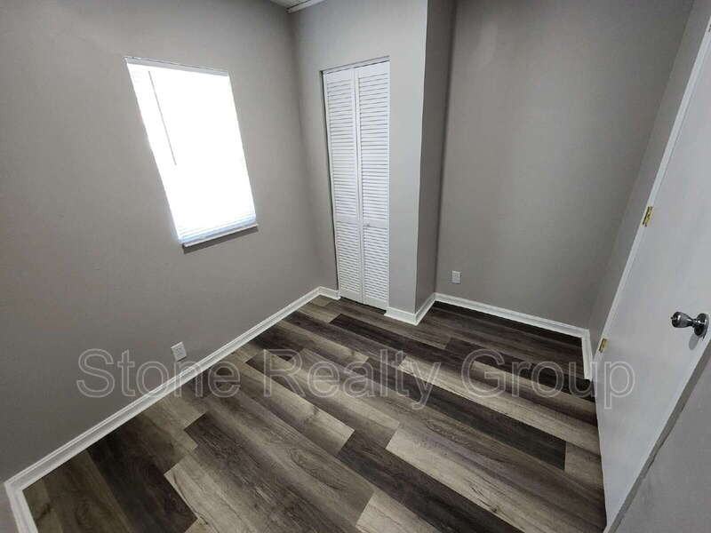 2200 S 8th St - Photo 5 of 9