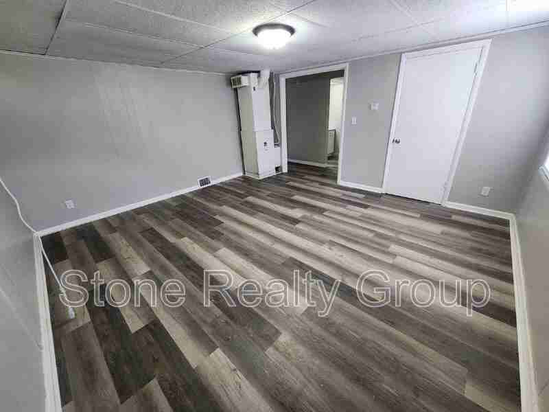 801 Grant St - Photo 2 of 6