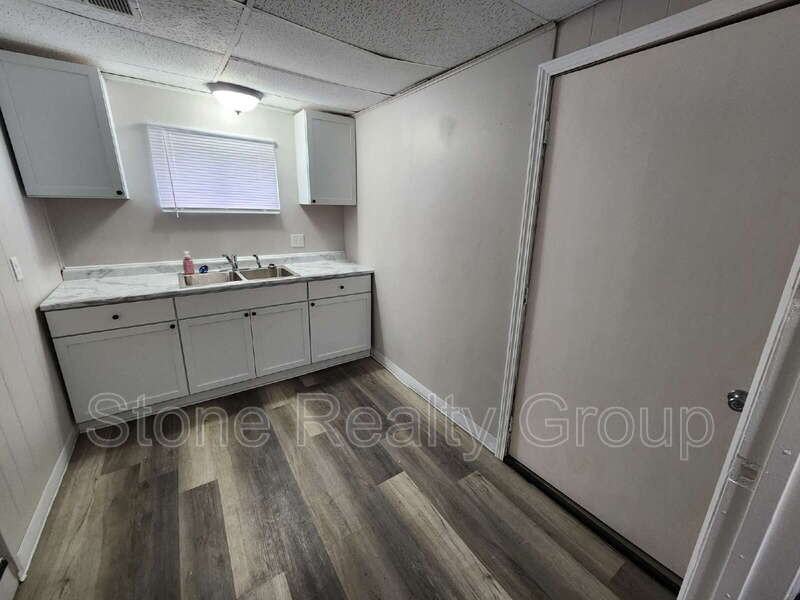 801 Grant St - Photo 5 of 6