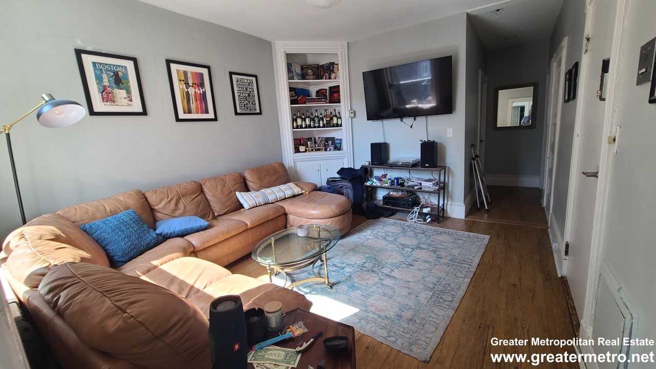 99 Endicott St #4 - Photo 5 of 17