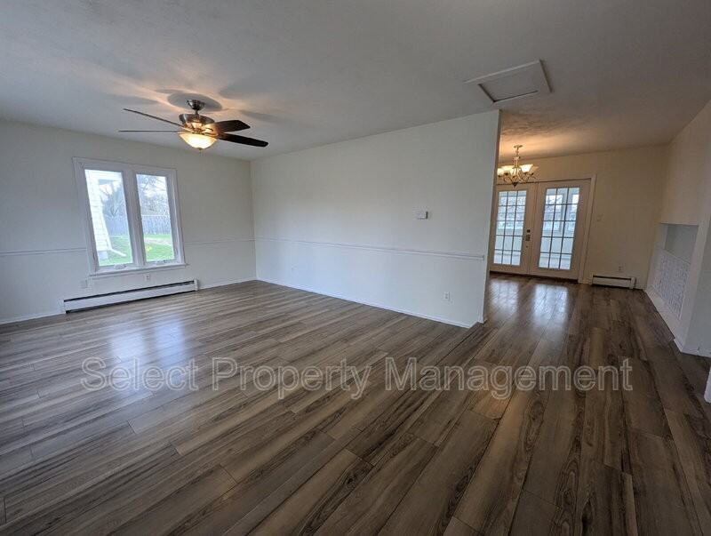 3226 Arrowwood Dr - Photo 4 of 35