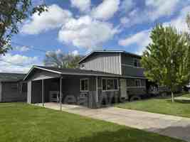 featured image of 716 Se 9th St