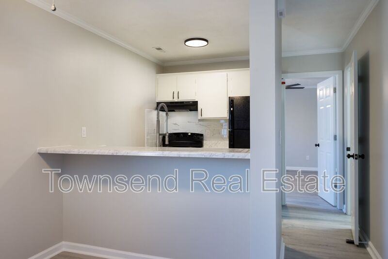 5866 - Photo 2 of 16