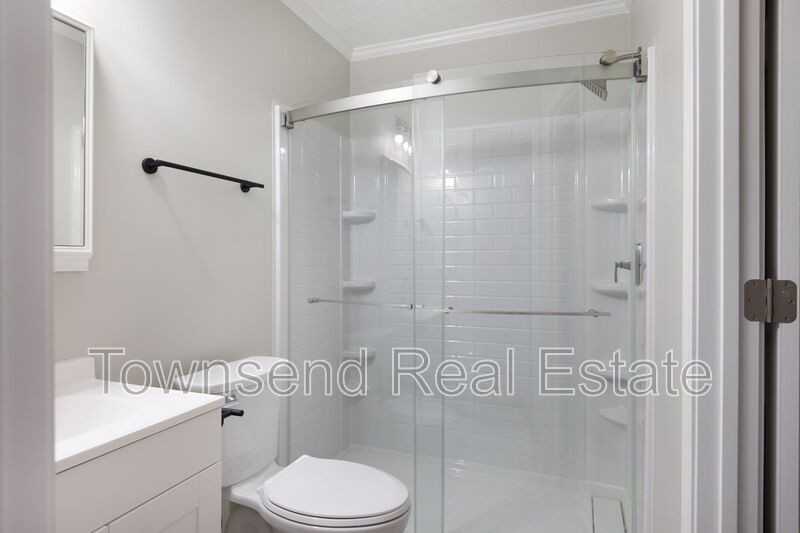 5866 - Photo 7 of 16