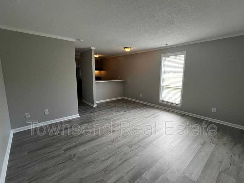 5846 - Photo 2 of 13