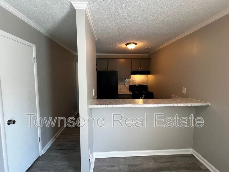 5846 - Photo 3 of 13