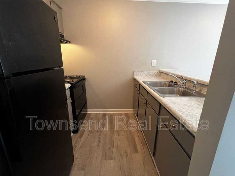 5846 - Photo 4 of 13