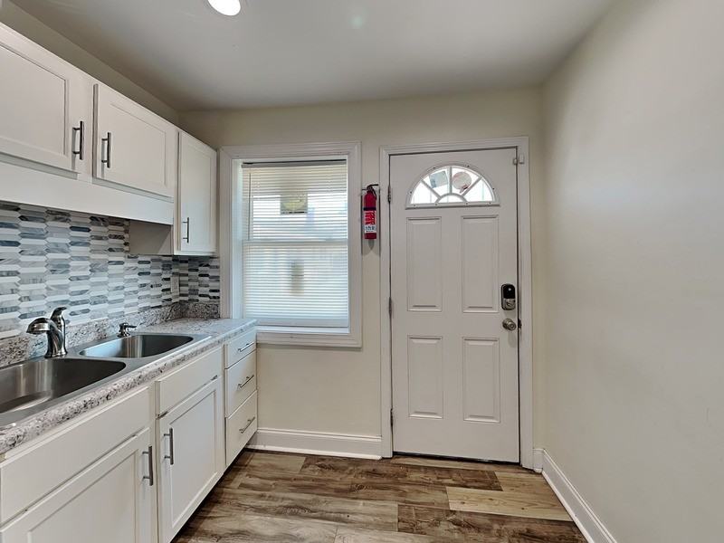 219 12th St W - Photo 3 of 10