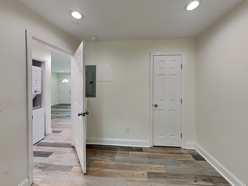 219 12th St W - Photo 7 of 10