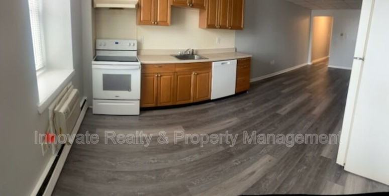29 E Logan Ave #11