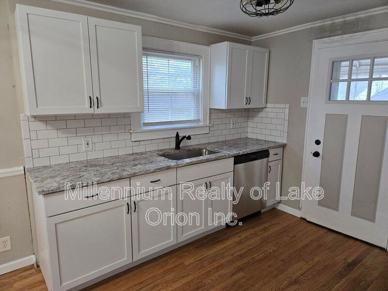 30 E Beverly Ave - Photo 3 of 27