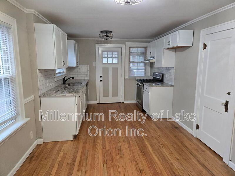 30 E Beverly Ave - Photo 4 of 27