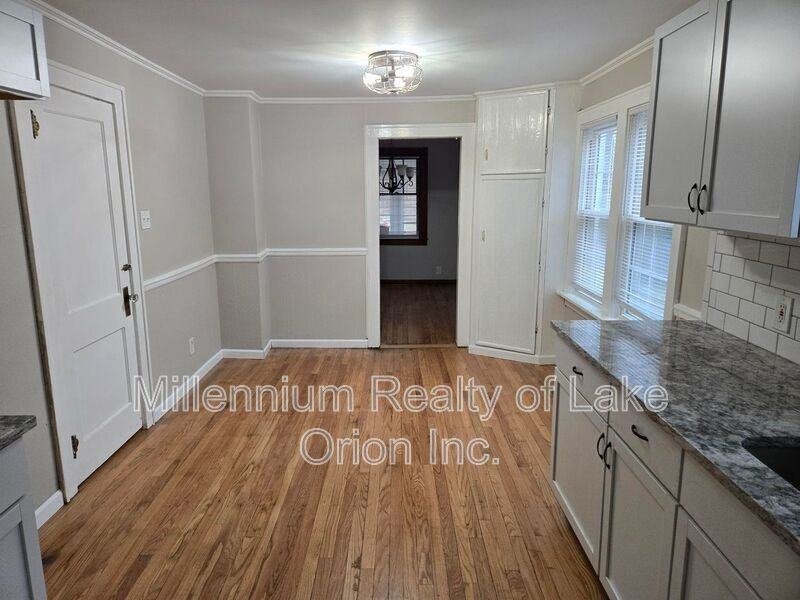 30 E Beverly Ave - Photo 5 of 27