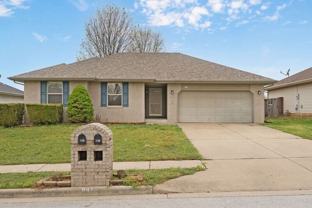 841 S Hazelnut Ave - Photo 1 of 1