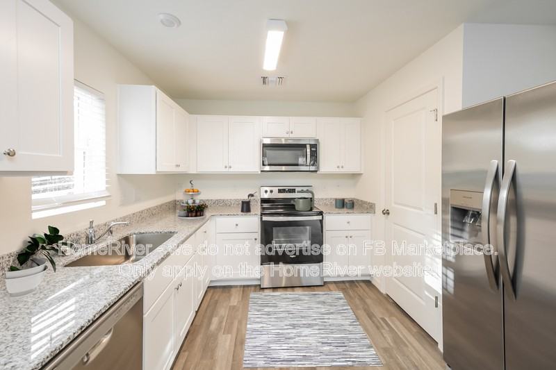 212 Nw 1st St - Photo 3 of 22