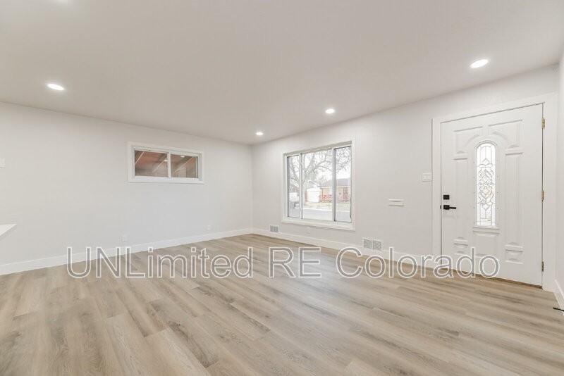 1350 Troy St - Photo 6 of 17