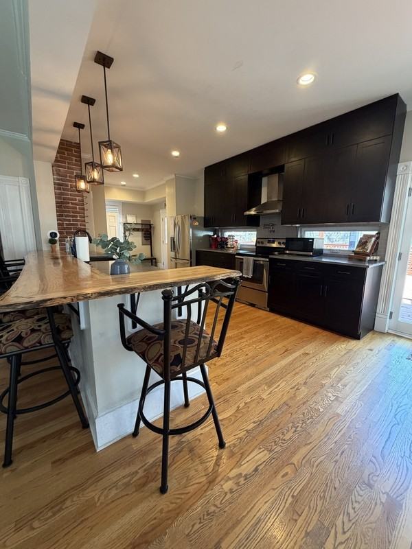 845 Illinois St - Photo 2 of 33