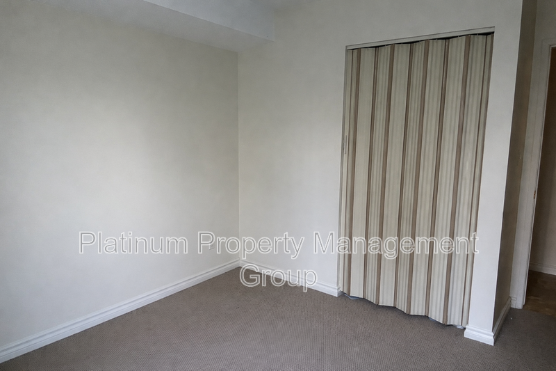 923 3 Ave Nw #102 - Photo 3 of 6