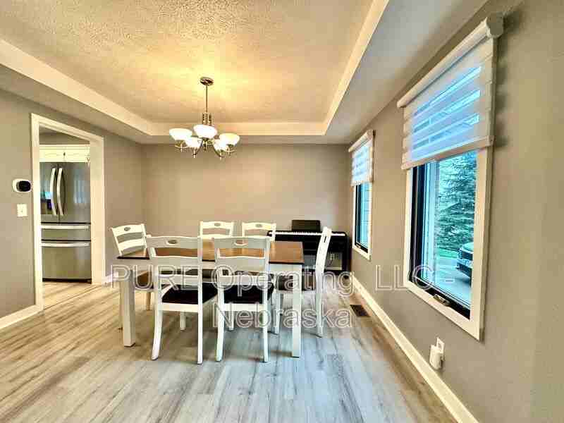 4909 N 142nd St - Photo 5 of 50