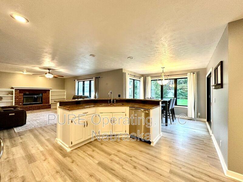 4909 N 142nd St - Photo 6 of 50