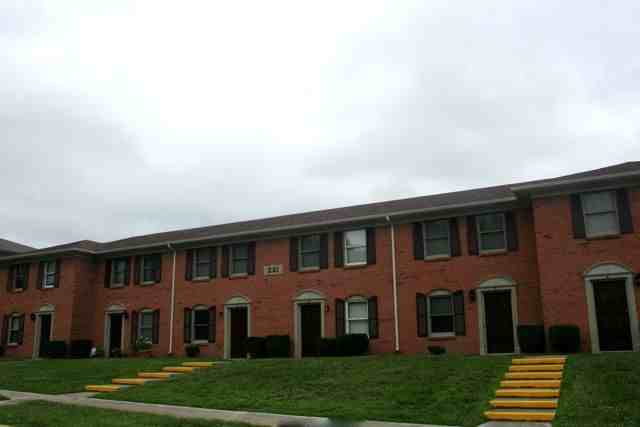 221 CALUMET DR - P2 - Photo 2 of 2