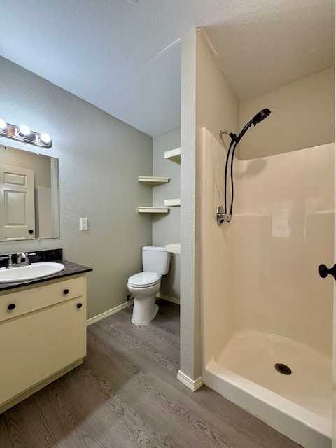 944 N Storer Ave - Photo 6 of 17