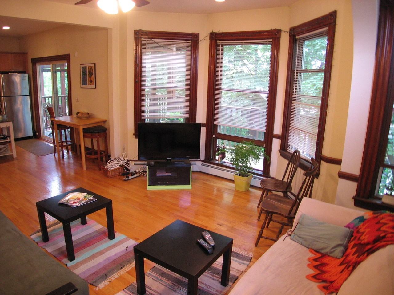 118 Chestnut Ave - Photo 2 of 19