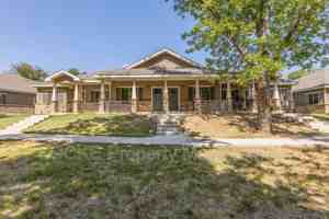 featured image of 512 E Akard St #200