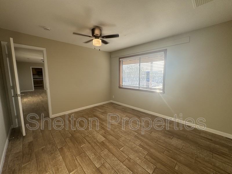 2910 N 193rd Ave - Photo 5 of 20