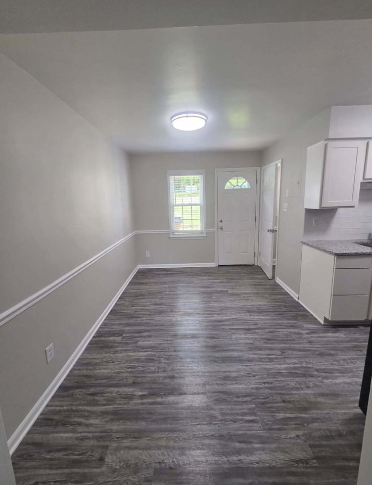 501 Greenbriar Road TRIAD - Photo 7 of 9