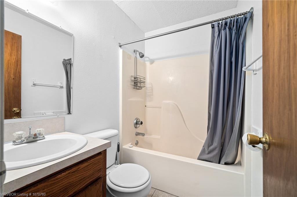 302 South Pocola Boulevard - Photo 6 of 7