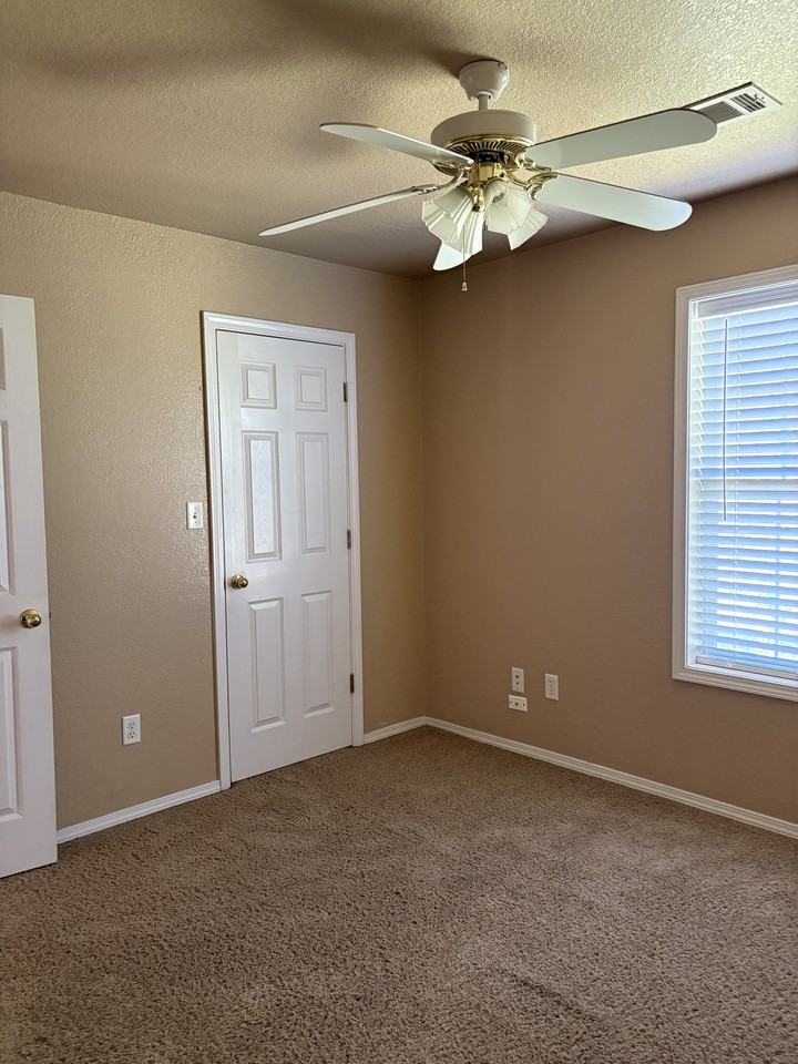 501 Countryside Lane - Photo 5 of 6
