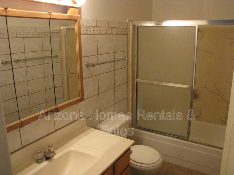 302 N Banff Ave - Photo 5 of 10